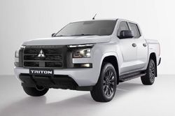 Tin xe 15/9: Mitsubishi Triton thêm bản Premium, Hyundai Custin 2027 lộ diện