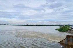 Sau sông Tích, Hà Nội tiếp tục báo động lũ trên sông Bùi