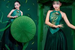 Bé gái 11 tuổi - học trò đặc biệt của nhạc sĩ Nguyễn Văn Chung là ai?