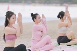 Dàn thí sinh Hoa hậu Việt Nam 2026 tập yoga, gym, pickleball để giữ dáng