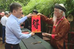 'Nét chữ An Nhiên': Câu chuyện văn hóa đằng sau nét thư pháp