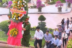Ngày giỗ chung - Tri ân các Anh hùng liệt sĩ nằm lại Thành cổ Quảng Trị