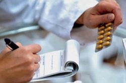 Đề nghị nâng định mức, chủng loại, số lượng thuốc phục vụ khám chữa bệnh BHYT tại tuyến xã