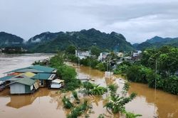 Lũ trên nhiều sông Bắc Bộ, Thanh Hóa vượt báo động 3, nguy cơ ngập lụt và sạt lở gia tăng