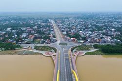 Đường Nguyễn Hoàng ngổn ngang, nhiều hạng mục chậm tiến độ