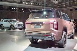 Lý do Mitsubishi Pajero 2027 bỏ kiểu treo lốp dự phòng phía sau?