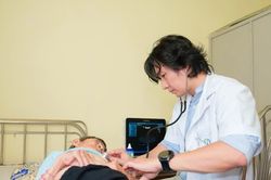 Cụ bà đột quỵ giấu cơn mệt vì 'ngại phiền con', đến viện phát hiện ổ nhồi máu não mới