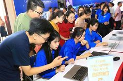 Điện Biên: Khi người trẻ hóa thân thành 'cầu nối' đưa công nghệ số chạm đến từng người dân