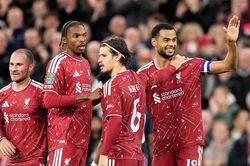 Liverpool đẩy Tottenham xuống hố sâu tuyệt vọng