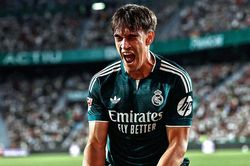 Siêu dự bị Espi cứu Real Madrid và Mourinho phút bù giờ