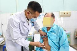 Người đàn ông nguy kịch sau bữa ăn có cá