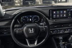 Đại lý ô tô nhập lậu túi khí Honda giả từ Trung Quốc, khai báo là đèn ngủ