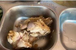 TP Hồ Chí Minh: Phụ huynh lo ngại chất lượng bữa ăn bán trú