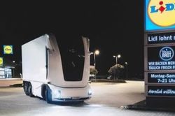 Lidl thử nghiệm xe tải giao hàng tự hành tại Đức