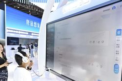 Trung Quốc: Dấy lên tranh luận có còn cần học tiếng Anh trong thời AI