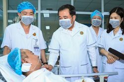 Bí thư Hà Nội thăm hỏi, động viên nạn nhân vụ cháy tại phường Tây Hồ