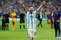 Messi trở lại đội tuyển, chuẩn bị cho trận đấu cuối cùng cùng tuyển Argentina