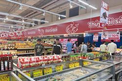 Khuyến mại cuối năm: Kích cầu thật hay chỉ là cuộc đua giảm giá?