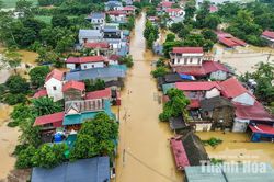 Khẩn trương sơ tán người dân, chủ động ứng phó lũ lớn trên các tuyến sông