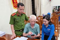 Chuyển mạnh sang “học tập, thực hành” theo gương Bác