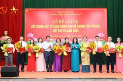 Bắc Ninh: Hơn 40 học viên hoàn thành lớp Trung cấp lý luận chính trị