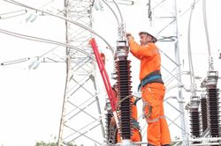 Tiết kiệm gần 894 triệu kWh điện trong 8 tháng