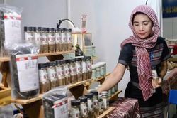 Chị Võ Minh Mơ được trao giải thưởng Lương Định Của lần thứ XXI