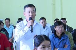 Thường trực Đảng ủy xã Bản Xèo tiếp xúc, đối thoại trực tiếp với Nhân dân khu vực Pa Cheo