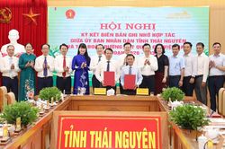 Ký kết ghi nhớ hợp tác phát triển du lịch đường sắt Hà Nội - Thái Nguyên