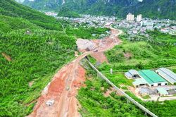 Đầu tư công mở đường, khơi thông nguồn lực
