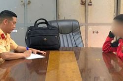 Từ video ngắn trên mạng, xử lý thiếu niên điều khiển mô tô 'làm xiếc' trên đường