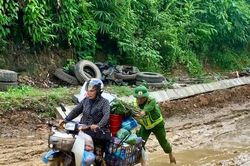 Lực lượng Công an chủ động ứng phó với lũ trên các tuyến sông