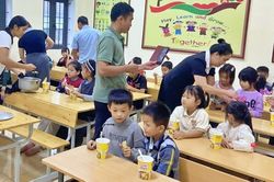 Hàng nghìn học sinh ở Thanh Hoá tạm nghỉ học do mưa lớn gây ngập lụt