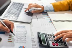 Bổ sung cơ chế loại báo giá chênh lệch trên 30% khi xác định giá gói thầu