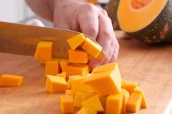 Bí đỏ có gì đặc biệt mà được xem là 'thực phẩm vàng' khi trời chuyển mùa?