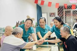Dưỡng lão bán trú: Thích ứng với già hóa dân số