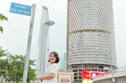 Nơi người lạ gọi tôi là 'con'