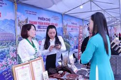 Điện Biên thúc đẩy thương mại điện tử từ phiên chợ không tiền mặt