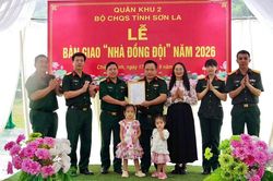 Sơn La: Bàn giao 'Nhà đồng đội' tặng gia đình quân nhân tại phường Chiềng Sinh