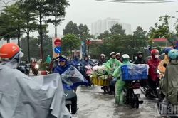 Hà Nội: Mưa lớn nhất trong 3 ngày, hàng chục điểm ngập khắp thành phố