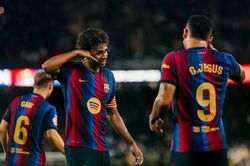Barcelona thắng 7-2, Manchester United bị loại khỏi Cúp Liên đoàn