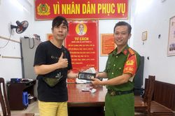 Xác minh, trao trả tài sản cho du khách nước ngoài