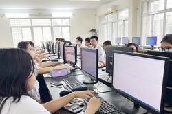 Chủ động nguồn lực cho thi tốt nghiệp THPT trên máy tính