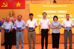 Phường Đông Hưng Thuận tập huấn nghiệp vụ công tác Đảng cho cán bộ khu phố