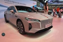 [GALLERY] Hongqi H7 PHEV từ 671 triệu đồng, chạy 240km 'không ăn 1 giọt xăng'