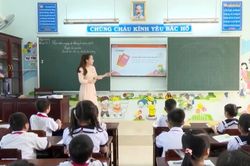 N&acirc;ng cao năng lực đội ngũ nh&agrave; gi&aacute;o qua chuyển đổi số v&agrave; chuẩn h&oacute;a đội ngũ