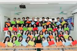 Một lớp chuyên Nga - Hàn có 17 học sinh nhận học bổng du học