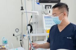 [CLIP] Nạn nhân 15 tuổi trong vụ cháy nhà lúc rạng sáng ở TPHCM bị bỏng 91%, đang thở máy
