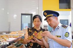 Hà Tĩnh siết chặt kiểm soát thị trường bánh Trung Thu mùa cao điểm