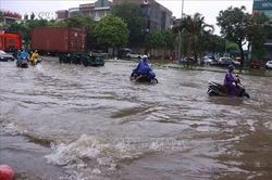Hà Nội phân luồng tổ chức giao thông tại các vị trí bị ngập úng trên địa bàn 5 xã